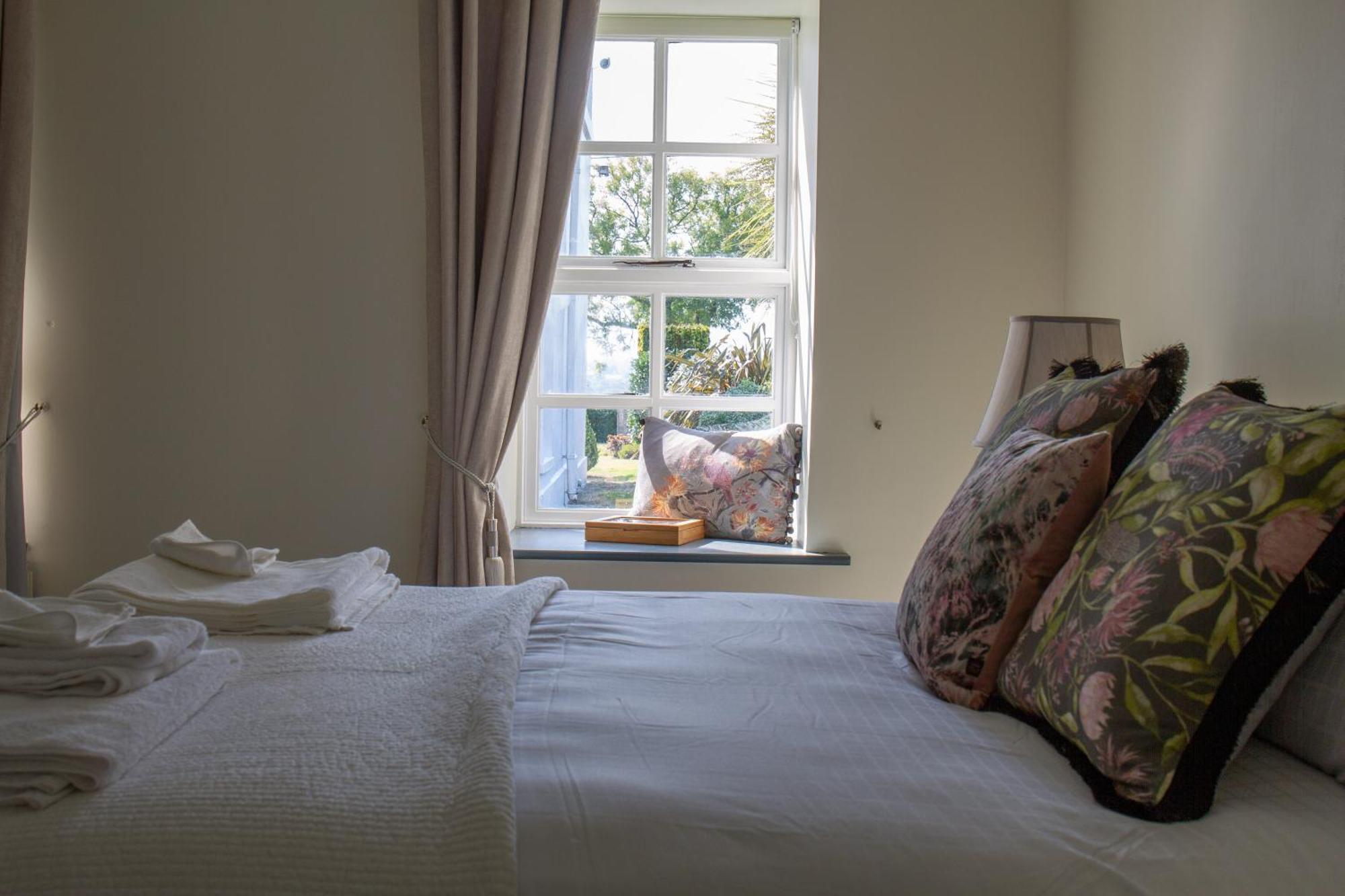 Hill House Lodge Sleeps 6 Overlooking The Rock Of Cashel Cashel  Exterior photo