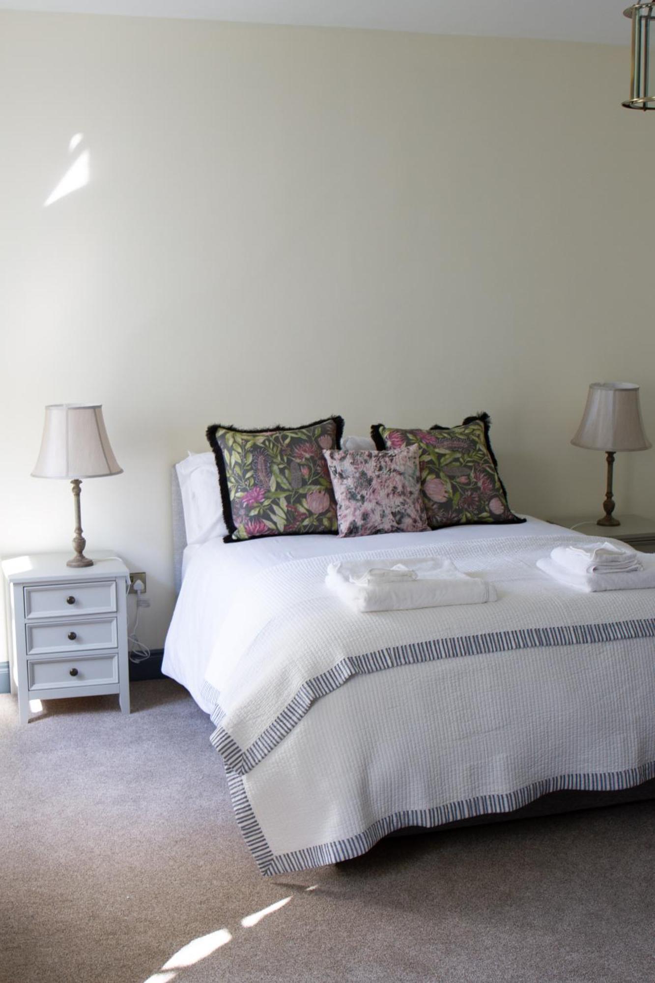 Hill House Lodge Sleeps 6 Overlooking The Rock Of Cashel Cashel  Exterior photo